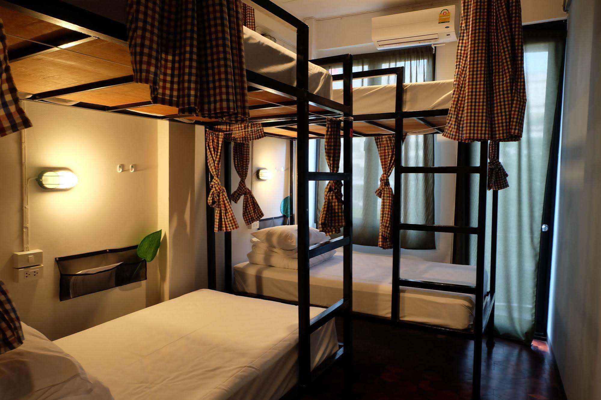 Puck Hostel Bangkok Ngoại thất bức ảnh