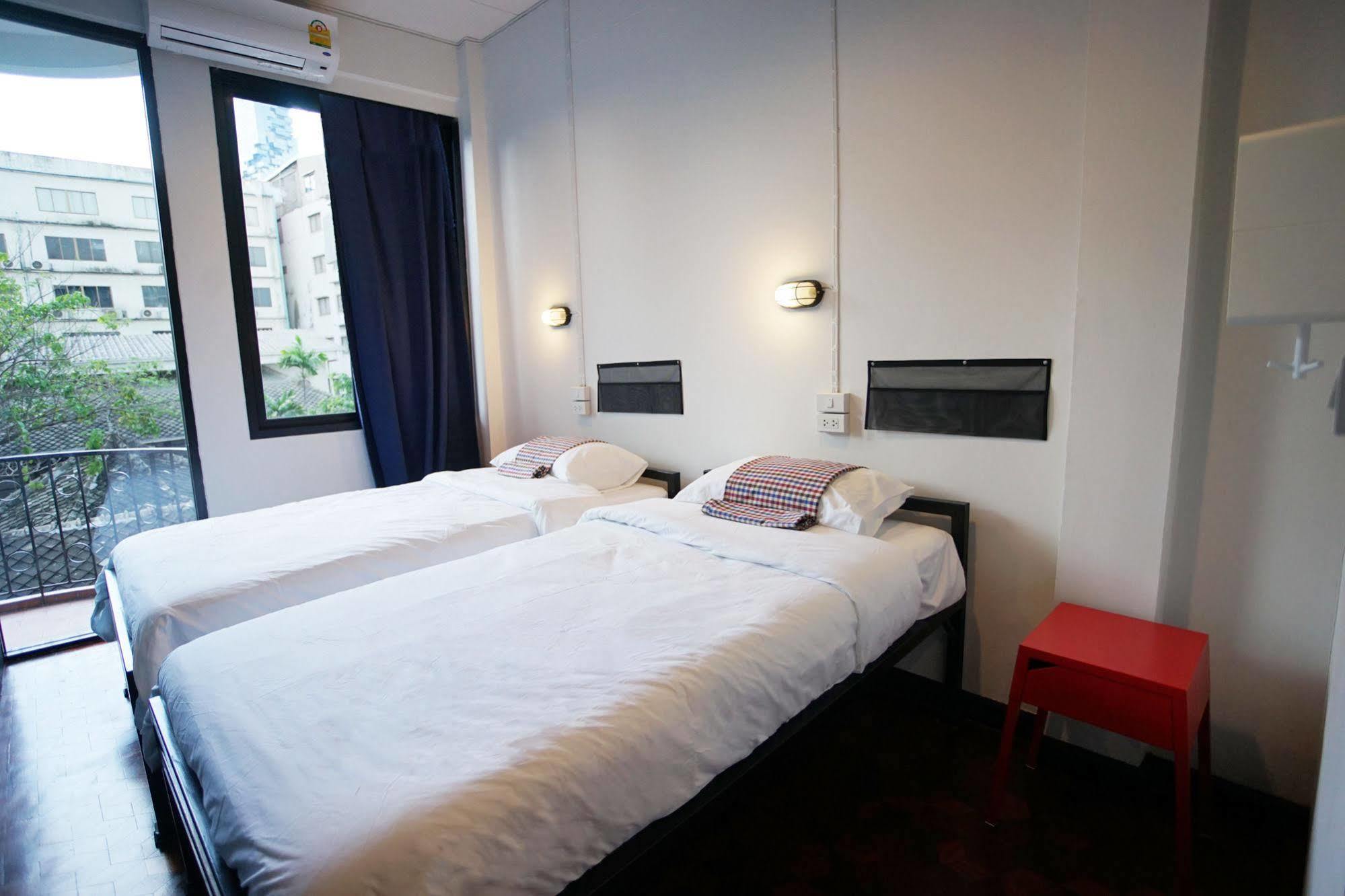 Puck Hostel Bangkok Ngoại thất bức ảnh