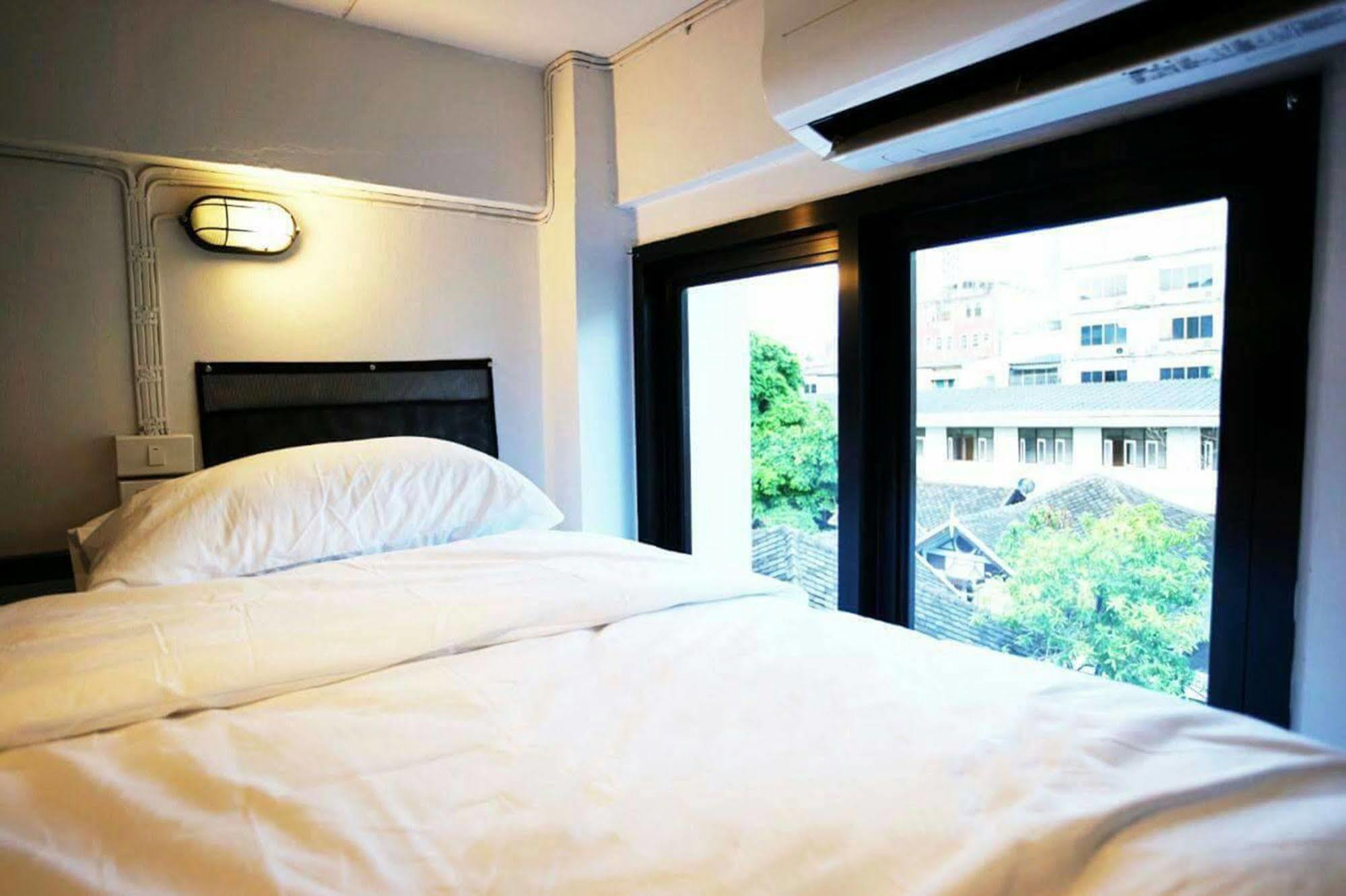 Puck Hostel Bangkok Ngoại thất bức ảnh