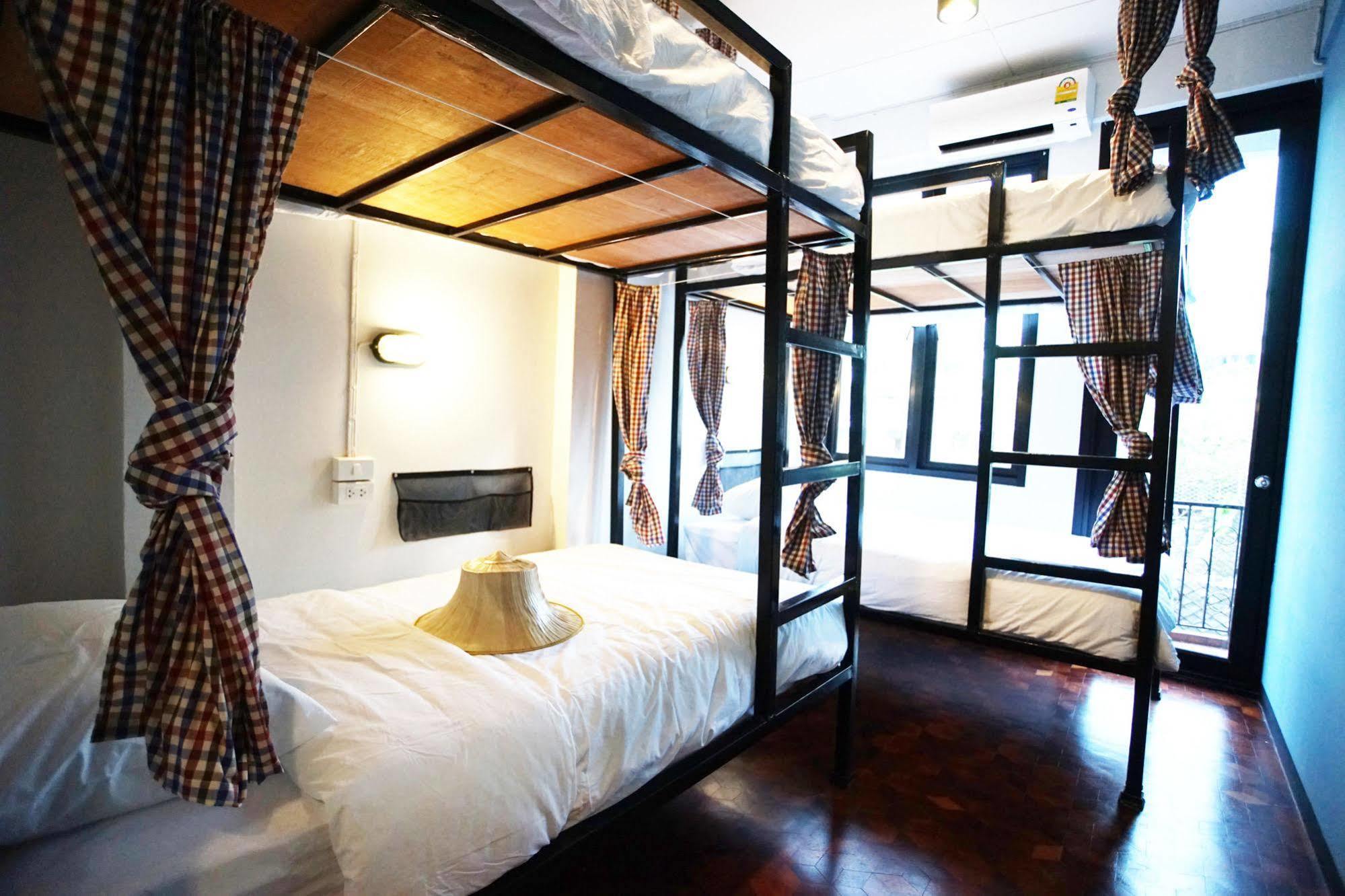 Puck Hostel Bangkok Ngoại thất bức ảnh